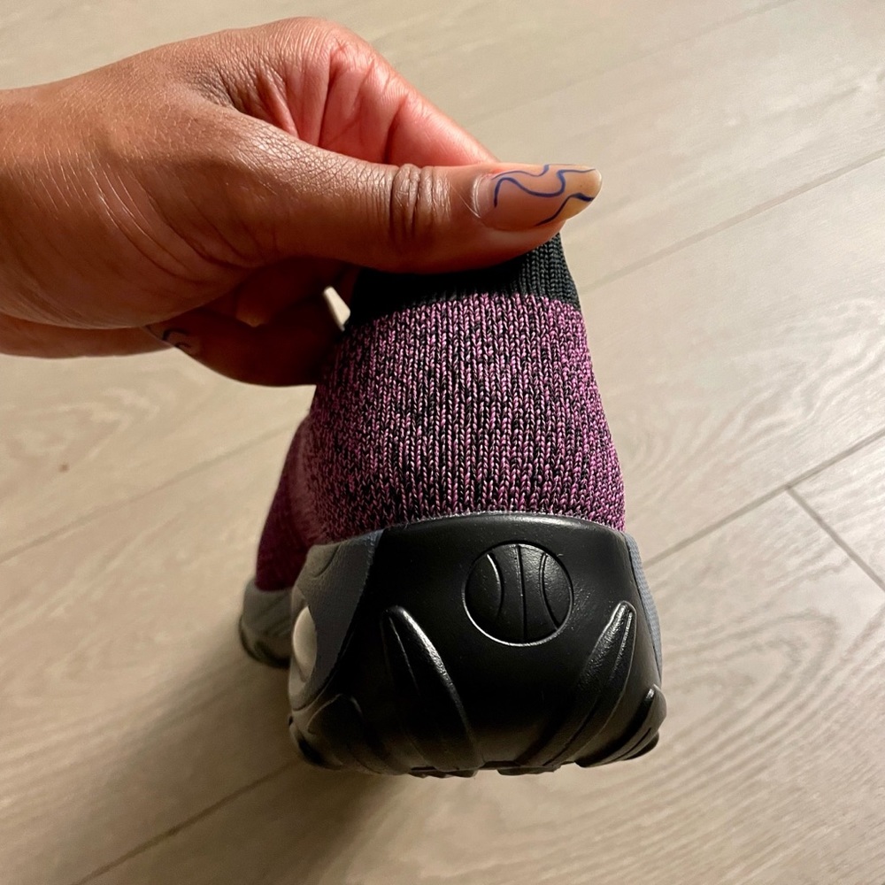 Hyper Memory Foam Sneaker - image 3